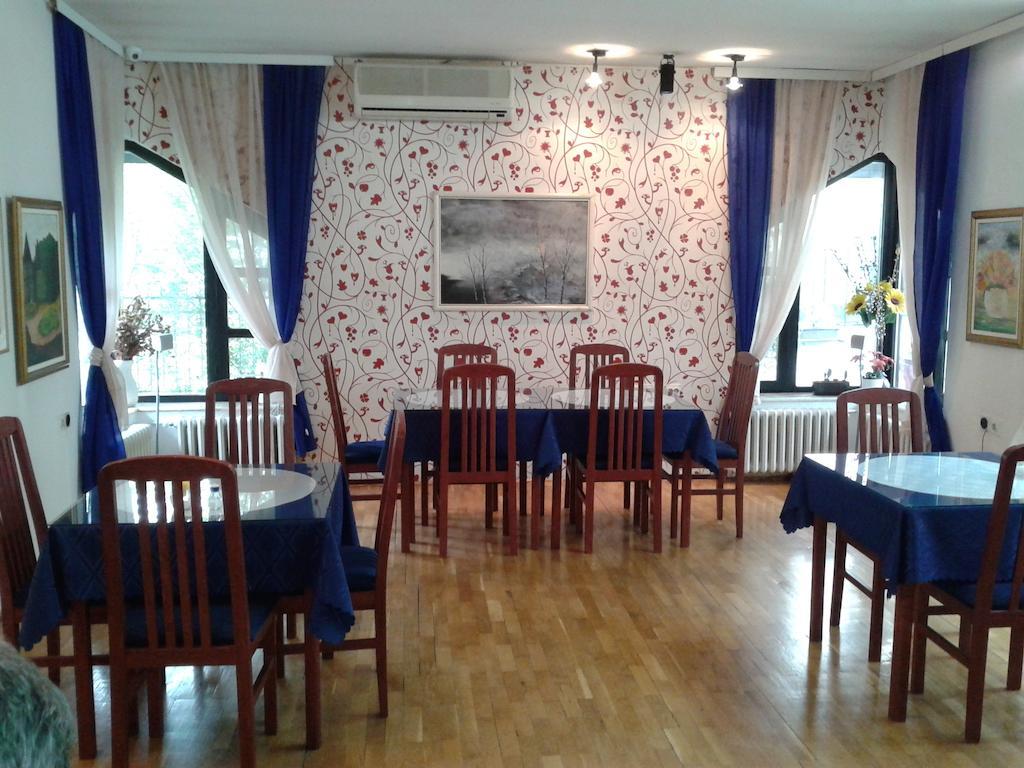 Vila Ani Hotel Скопие Екстериор снимка